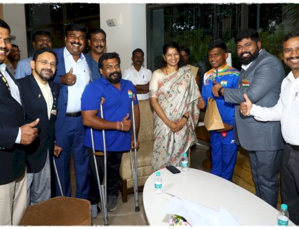 Official Delegation Met Ms. Kanimozhi M.P after Mariyappan winning Silver Medal in Tokyo 2020